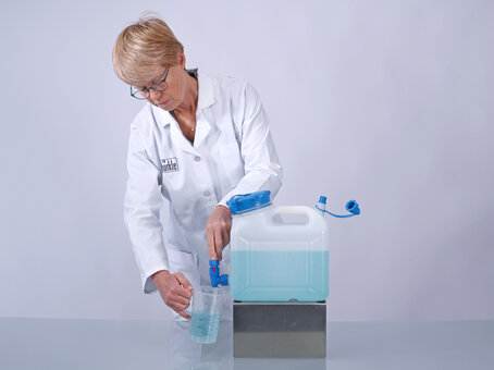 Weithalskanister mit Gewindestutzen 3/4"