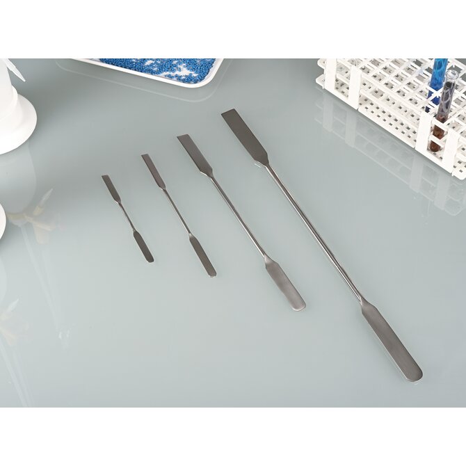 Double-ended spatula with an angular/rounded tip, made of stainless steel