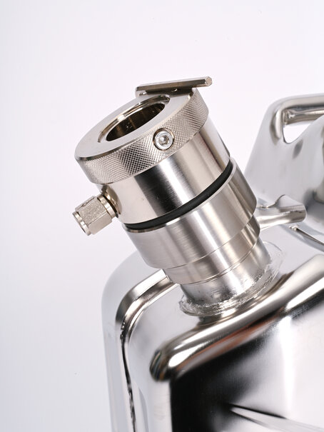 Gastight barrel connector