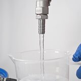 Pompe à solvant à commande à pied - Flexible d'écoulement & robinet