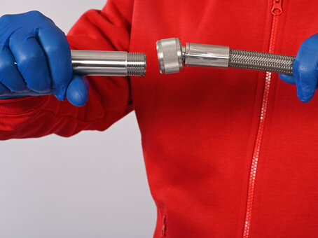 Pompe à solvant à commande à pied - Flexible d'écoulement & robinet