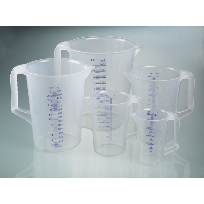 Jarra medidora industrial, con asa cerrada