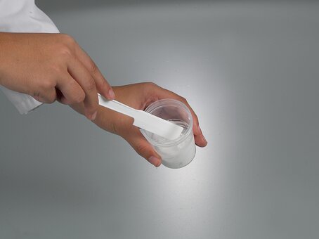 Sample spatula white, disposable