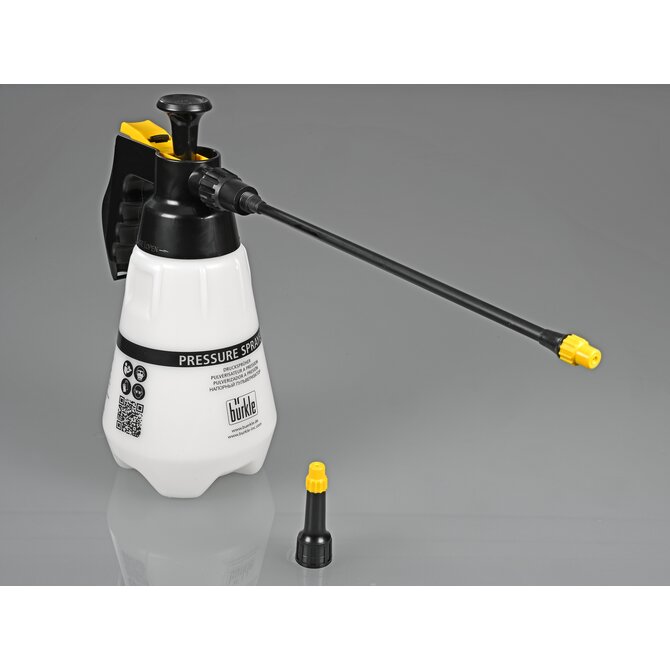 Spraying lance extension for pressure sprayer